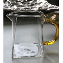 Молочник стеклянный "Карл" Olens с ручкой 340 мл Молочник стеклянный "Карл" Olens с ручкой 340 мл